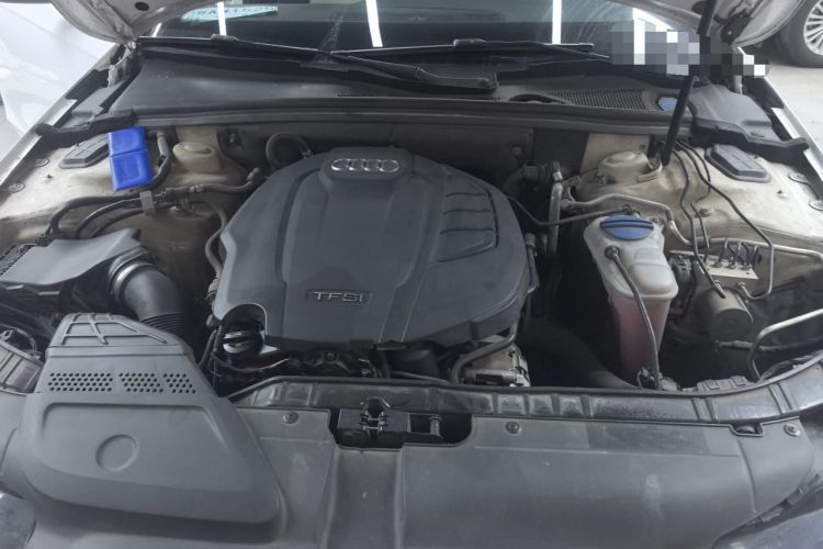 Used Audi A4L 2015 35 TFSI Automatic Standard Model Engine Bay