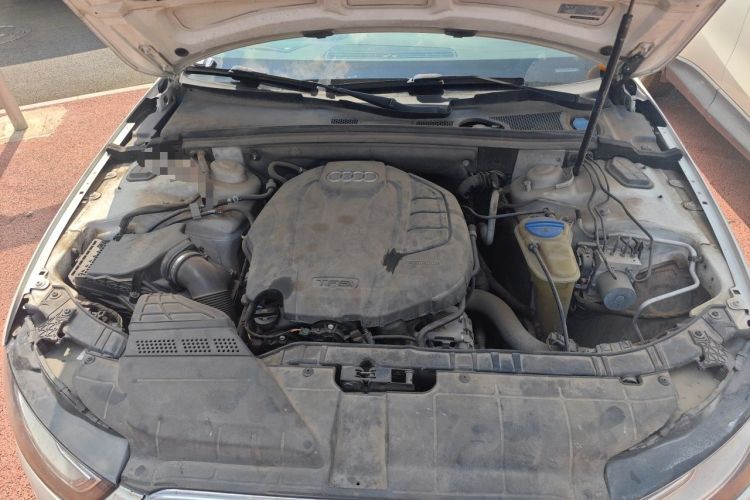 Used Audi A4L 2015 35 TFSI Automatic Standard Model Engine Bay