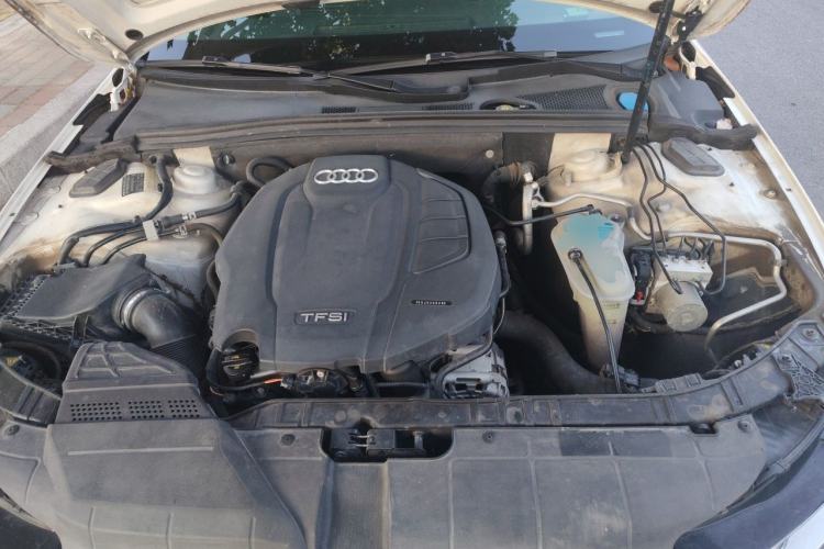 Used Audi A4L 2015 35 TFSI Automatic Standard Model Engine Bay