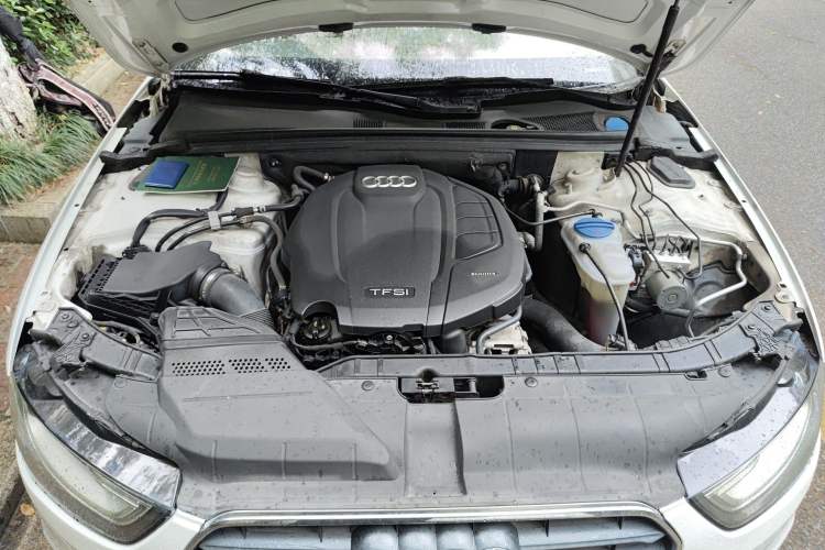 Used Audi A4L 2015 35 TFSI Automatic Standard Model Engine Bay