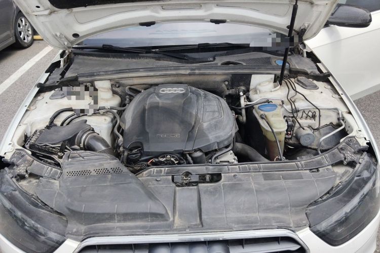 Used Audi A4L 2015 35 TFSI Automatic Standard Model Engine Bay