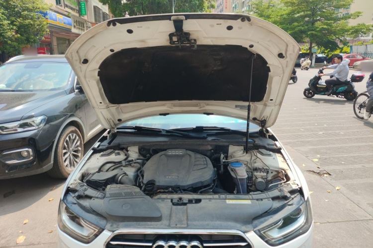 Used Audi A4L 2015 35 TFSI Automatic Standard Model Engine Bay