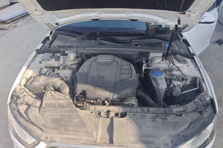 Used Audi A4L 2015 35 TFSI Automatic Standard Model Engine Bay
