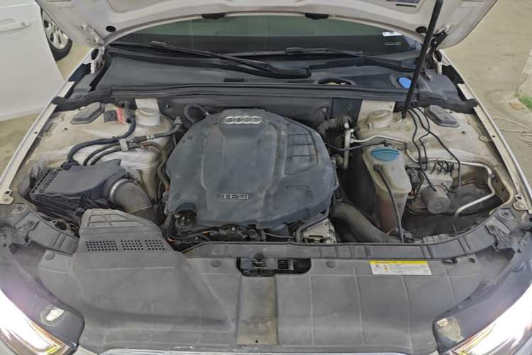 Used Audi A4L 2015 35 TFSI Automatic Comfort Model Engine Bay