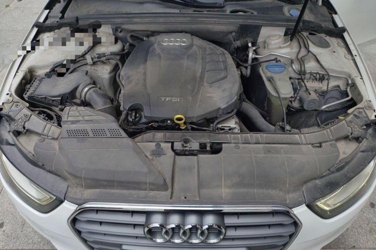 Used Audi A4L 2015 35 TFSI Automatic Standard Model Engine Bay
