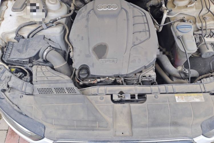Used Audi A4L 2015 35 TFSI Automatic Standard Model Engine Bay