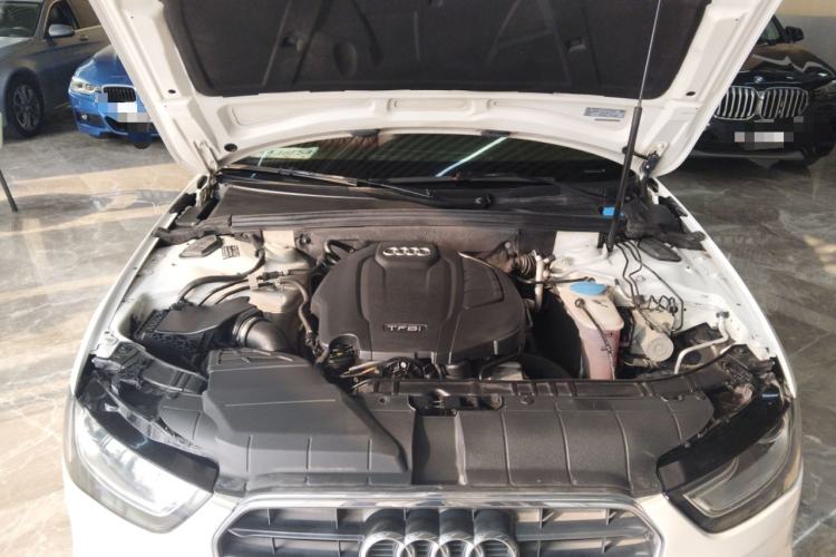 Used Audi A4L 2015 35 TFSI Automatic Standard Model Engine Bay