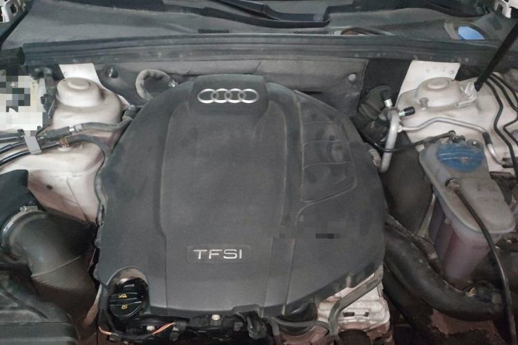 Used Audi A4L 2015 35 TFSI Automatic Standard Model Engine Bay