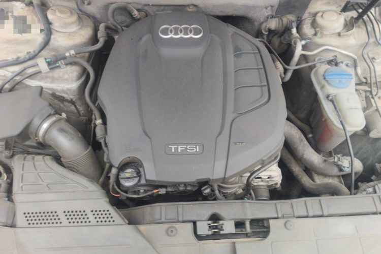 Used Audi A4L 2015 35 TFSI Automatic Standard Model Engine Bay