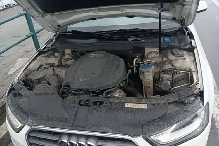 Used Audi A4L 2015 35 TFSI Automatic Standard Model Engine Bay