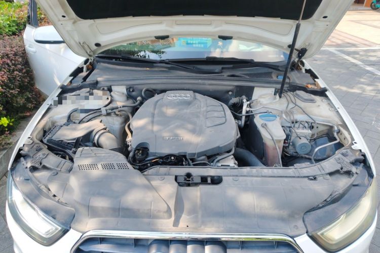 Used Audi A4L 2015 35 TFSI Automatic Comfort Model Engine Bay