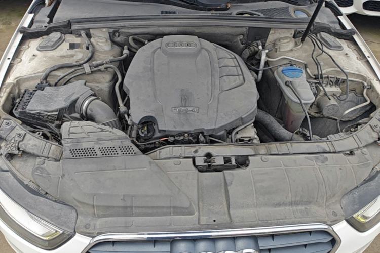 Used Audi A4L 2015 35 TFSI Automatic Standard Model Engine Bay