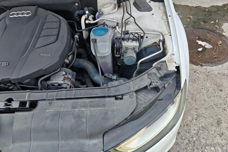 Used Audi A4L 2015 35 TFSI Automatic Comfort Model Engine Bay Left