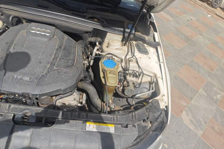 Used Audi A4L 2015 35 TFSI Automatic Comfort Model Engine Bay Left