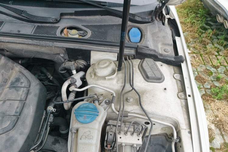 Used Audi A4L 2015 35 TFSI Automatic Standard Model Engine Bay Left