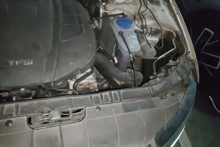 Used Audi A4L 2015 35 TFSI Automatic Comfort Model Engine Bay Left
