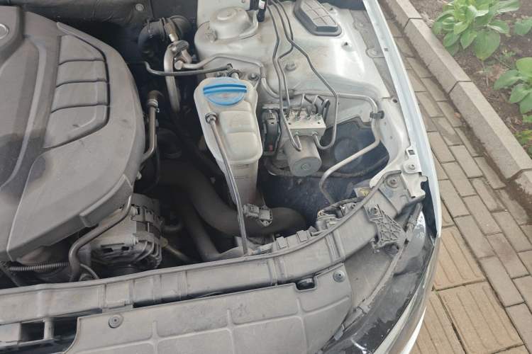 Used Audi A4L 2015 35 TFSI Automatic Standard Model Engine Bay Left