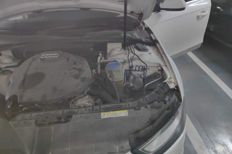 Used Audi A4L 2015 35 TFSI Automatic Comfort Model Engine Bay Left