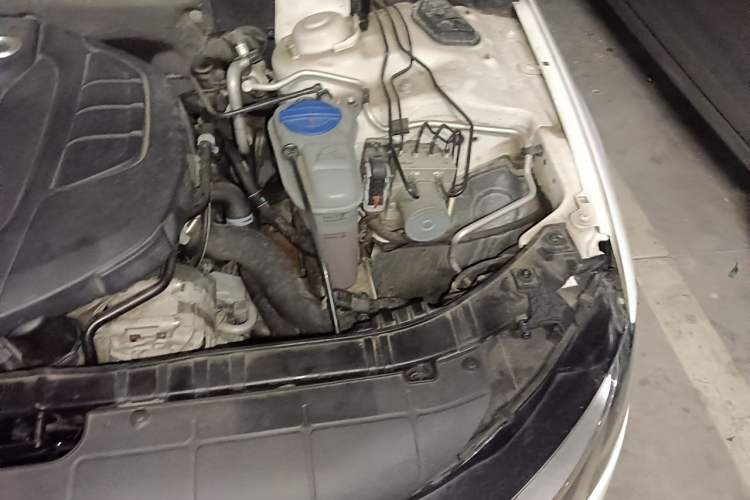 Used Audi A4L 2015 35 TFSI Millionth Anniversary Intelligent Edition Engine Bay Left