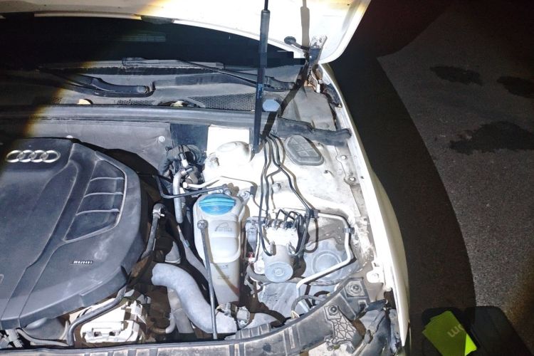Used Audi A4L 2015 35 TFSI Automatic Standard Model Engine Bay Left