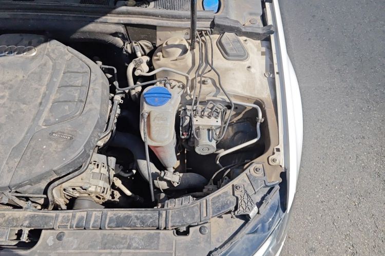 Used Audi A4L 2015 35 TFSI Automatic Comfort Model Engine Bay Left