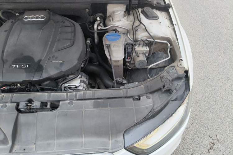 Used Audi A4L 2015 35 TFSI Automatic Comfort Model Engine Bay Left