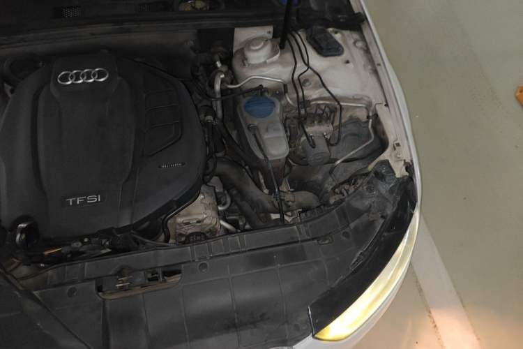 Used Audi A4L 2015 35 TFSI Automatic Comfort Model Engine Bay Left
