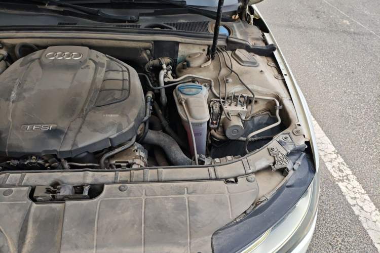 Used Audi A4L 2015 35 TFSI Automatic Comfort Model Engine Bay Left