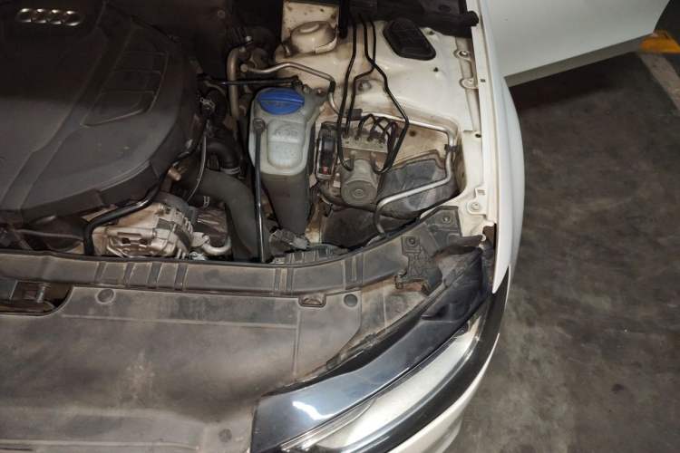 Used Audi A4L 2015 35 TFSI Automatic Standard Model Engine Bay Left