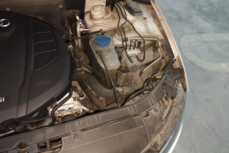 Used Audi A4L 2015 35 TFSI Automatic Standard Model Engine Bay Left