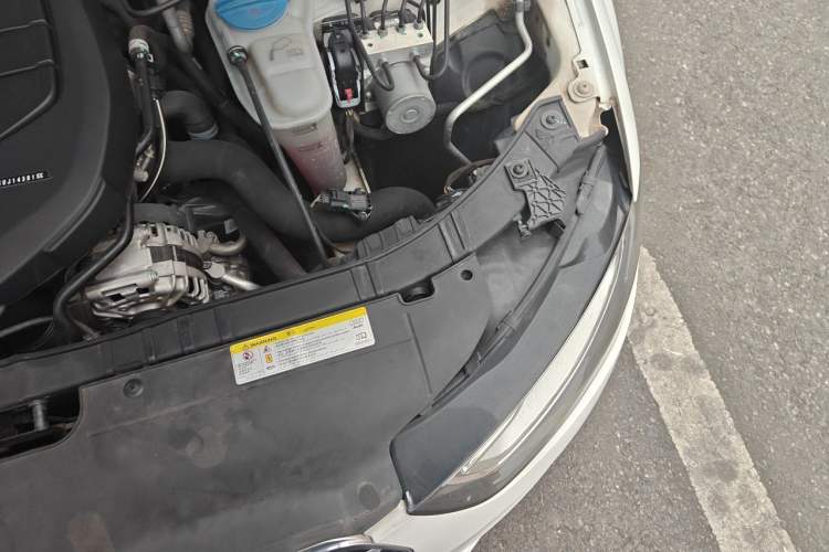 Used Audi A4L 2015 35 TFSI Automatic Comfort Model Engine Bay Left