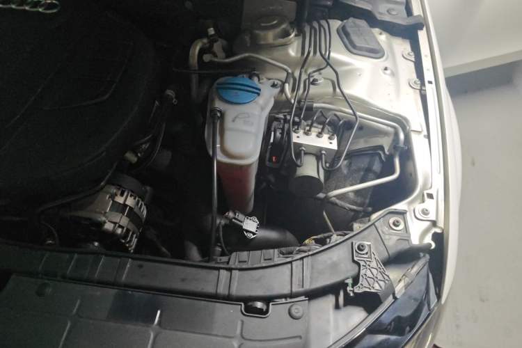 Used Audi A4L 2015 35 TFSI Automatic Standard Model Engine Bay Left