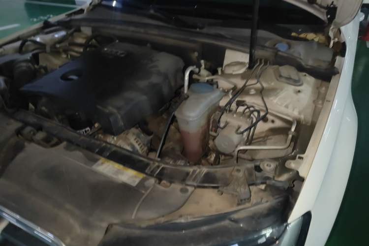 Used Audi A4L 2015 30 TFSI Automatic Comfort Model Engine Bay Left