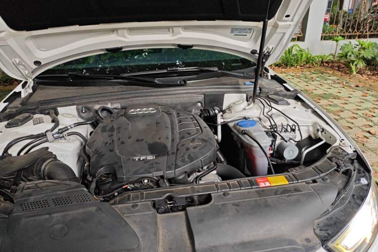 Used Audi A4L 2015 35 TFSI Automatic Comfort Model Engine Bay Left