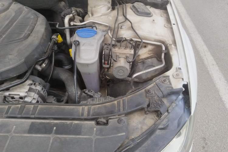 Used Audi A4L 2015 35 TFSI Automatic Comfort Model Engine Bay Left