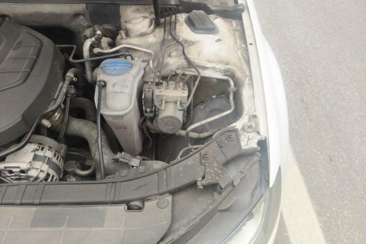 Used Audi A4L 2015 35 TFSI Automatic Standard Model Engine Bay Left