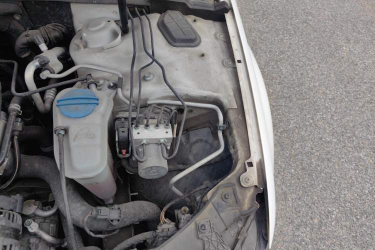 Used Audi A4L 2015 35 TFSI Automatic Standard Model Engine Bay Left