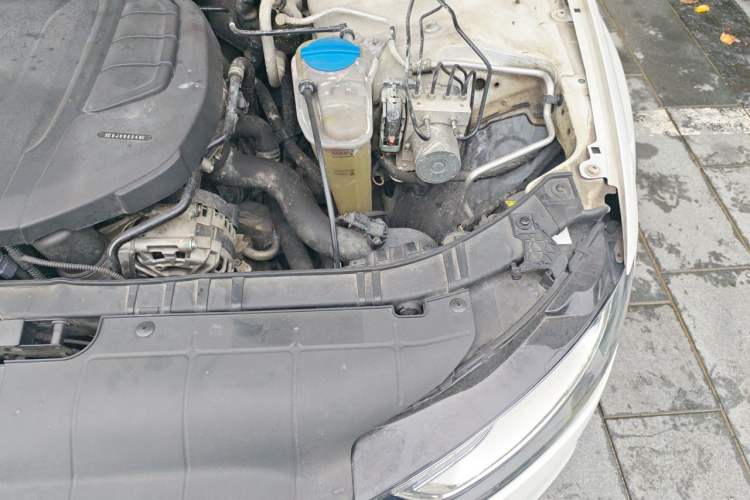 Used Audi A4L 2015 35 TFSI Automatic Standard Model Engine Bay Left
