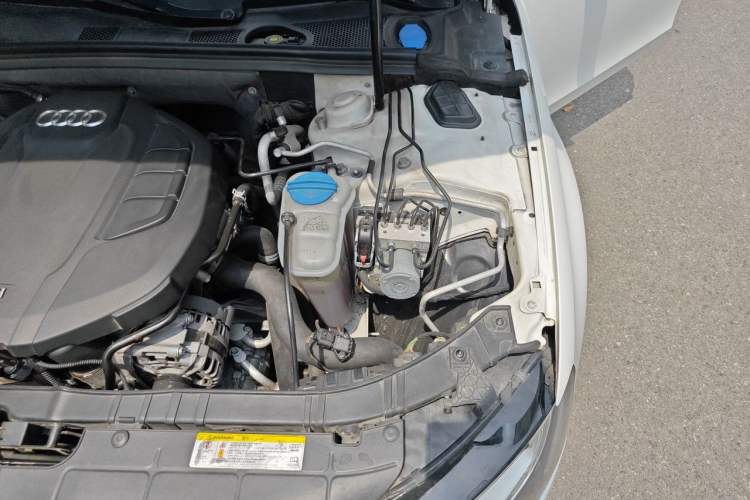 Used Audi A4L 2015 35 TFSI Millionth Anniversary Comfort Edition Engine Bay Left