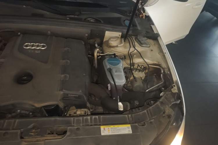 Used Audi A4L 2015 30 TFSI Automatic Comfort Model Engine Bay Left