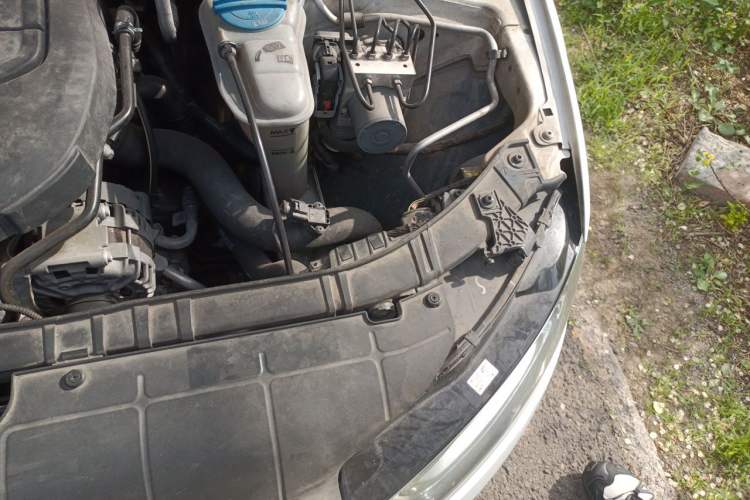 Used Audi A4L 2015 35 TFSI Automatic Standard Model Engine Bay Left
