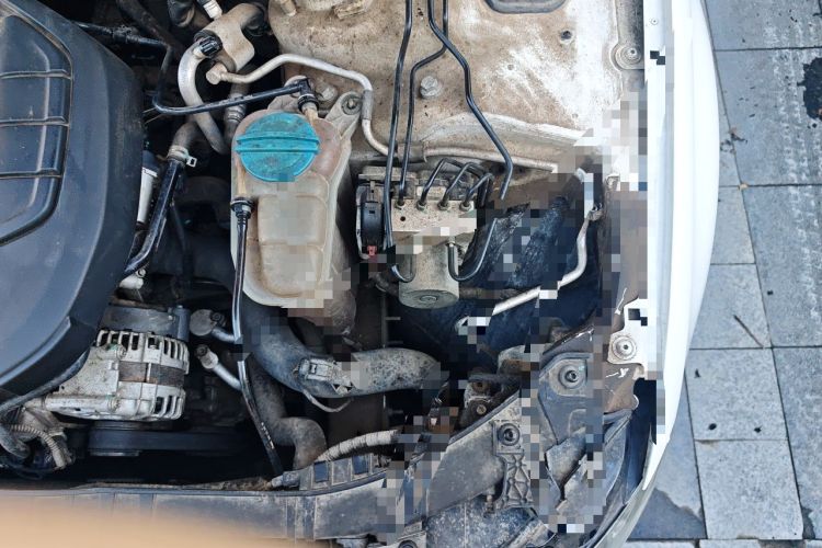 Used Audi A4L 2015 35 TFSI Automatic Standard Model Engine Bay Left