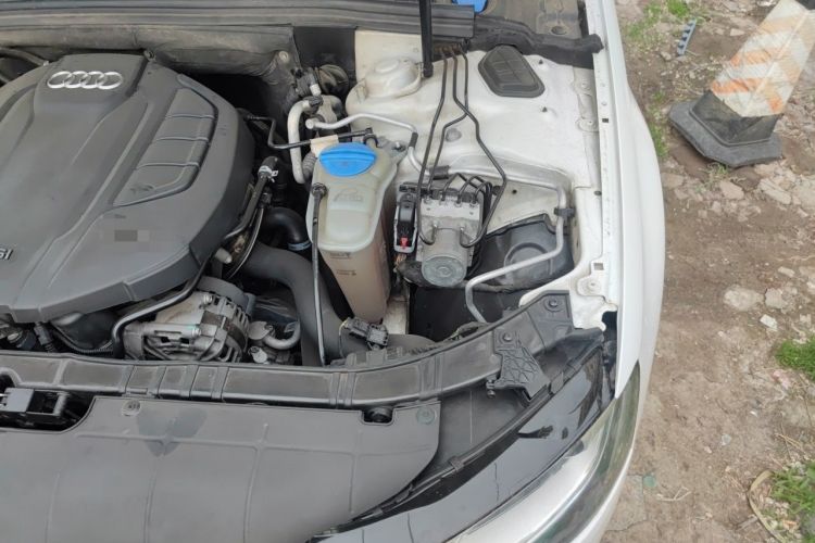 Used Audi A4L 2015 35 TFSI Automatic Comfort Model Engine Bay Left