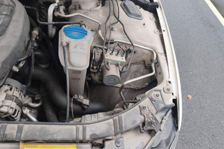 Used Audi A4L 2015 35 TFSI Automatic Comfort Model Engine Bay Left