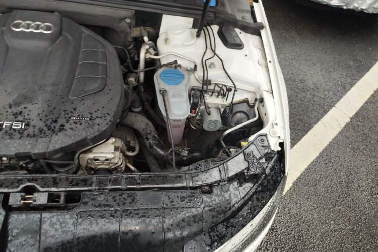 Used Audi A4L 2015 35 TFSI Automatic Luxury Edition Engine Bay Left