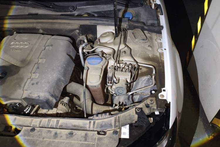 Used Audi A4L  Engine Bay Left