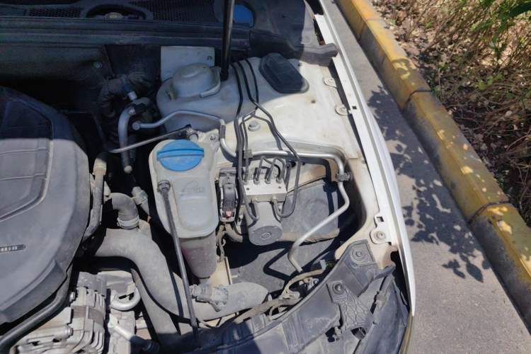 Used Audi A4L 2015 35 TFSI Automatic Comfort Model Engine Bay Left