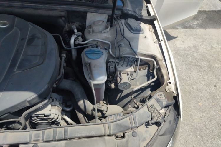 Used Audi A4L 2015 35 TFSI Automatic Comfort Model Engine Bay Left
