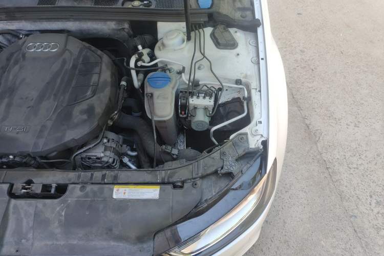 Used Audi A4L 2015 35 TFSI Automatic Standard Model Engine Bay Left