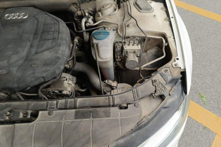 Used Audi A4L 2015 35 TFSI Automatic Standard Model Engine Bay Left